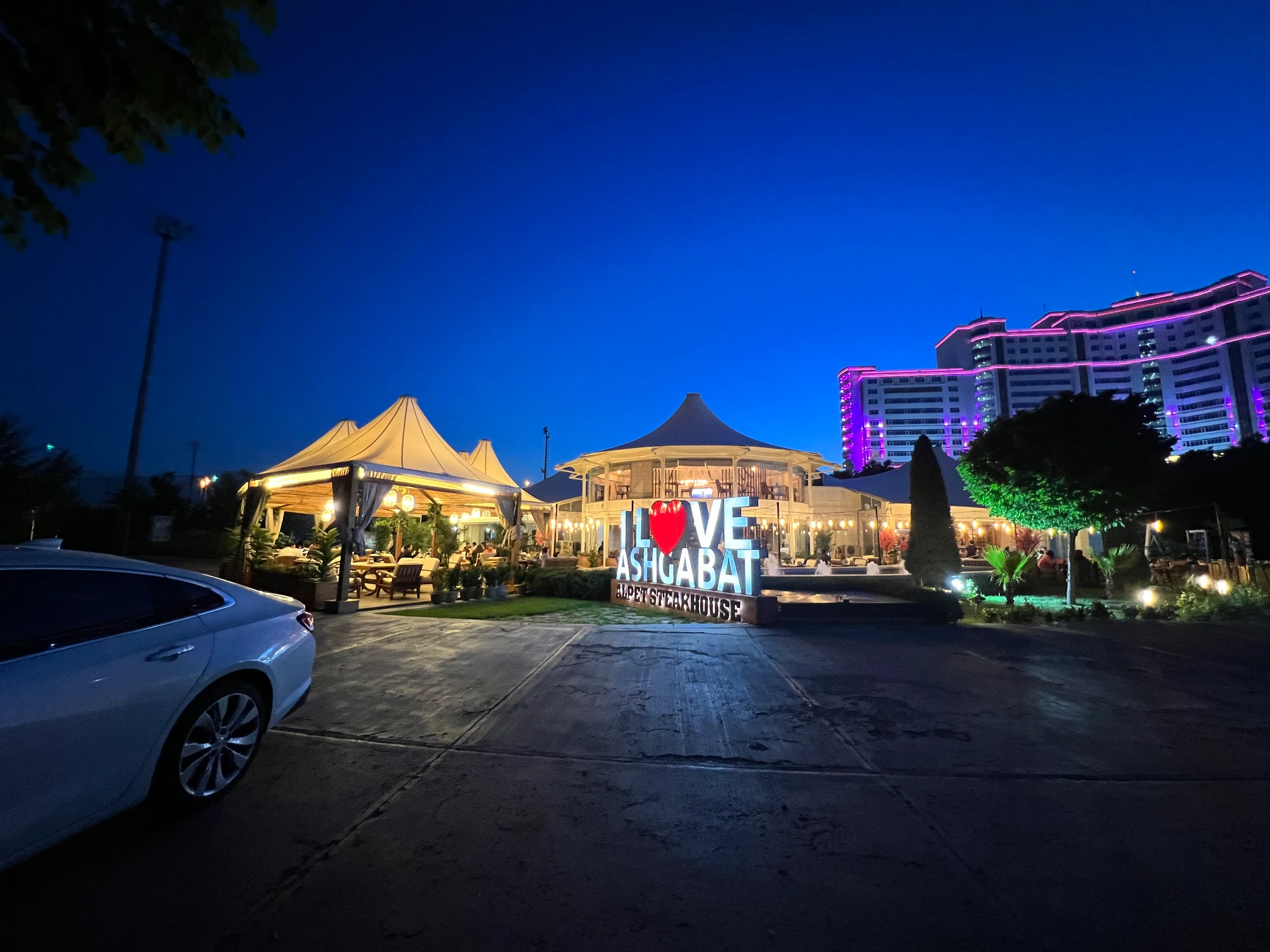 I love Ashgabat, after dark