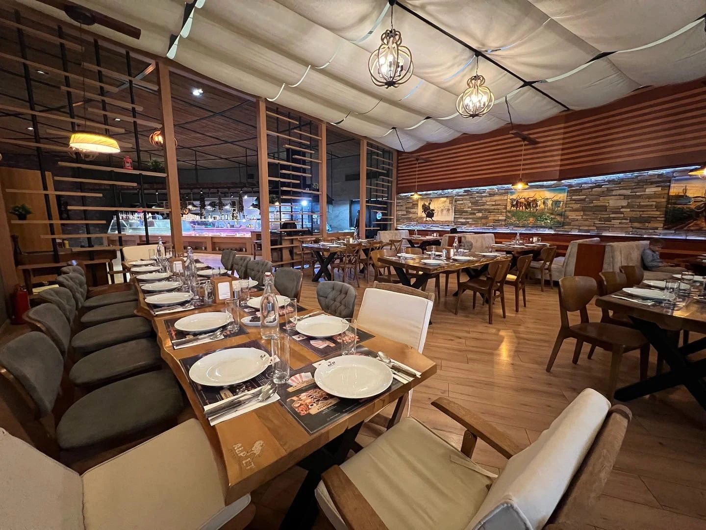 Alp Et Steakhouse · 13