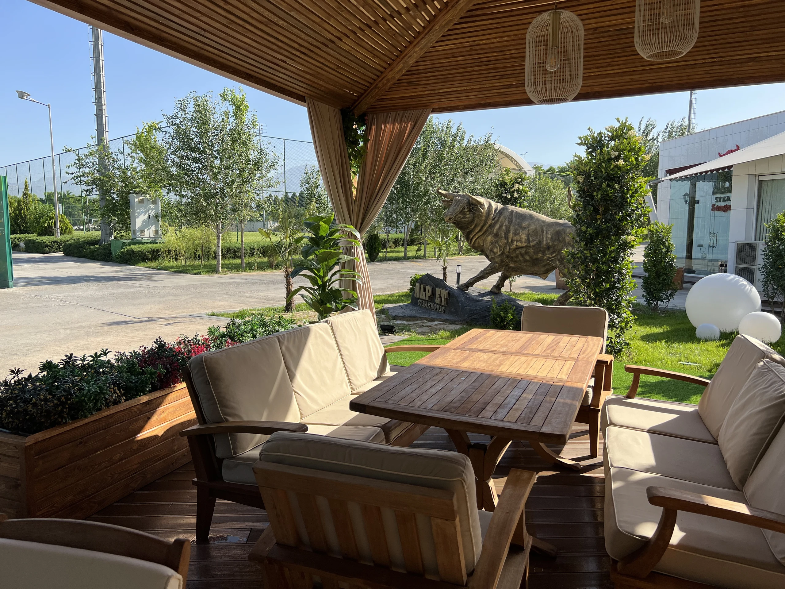 Alp Et Steakhouse · 20